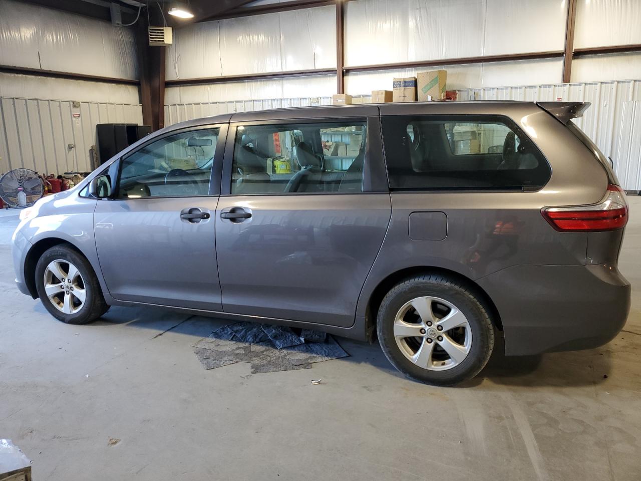 Obraz 2 z 2015 TOYOTA SIENNA  2015 z VIN 5TDZK3DC8FS541018