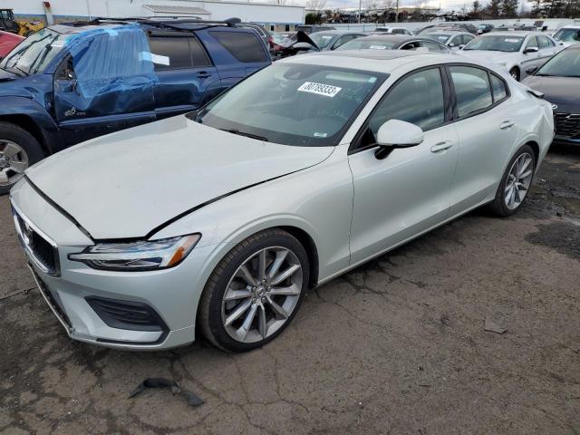 Obraz 1 z 2019 VOLVO S60 T6 MOMENTUM 2019 z VIN 7JRA22TK4KG003647
