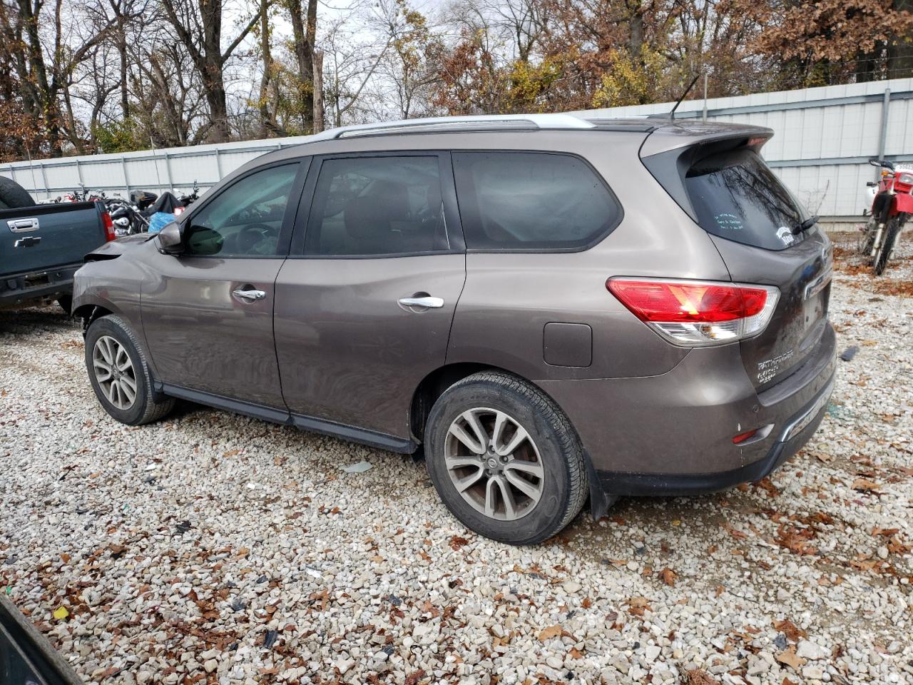 Image 2 of 2013 NISSAN PATHFINDER S 2013 with VIN 5N1AR2MM2DC664755
