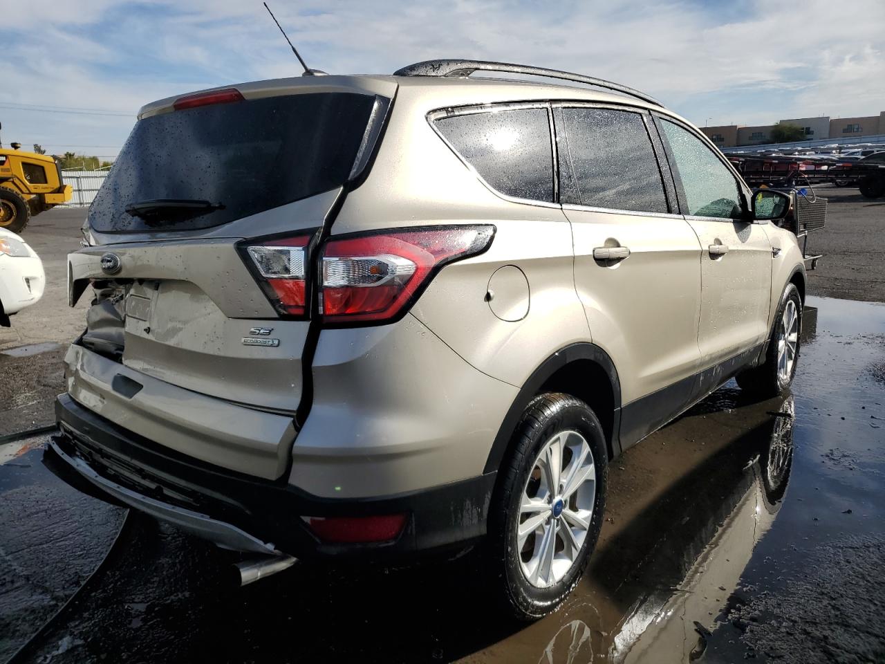 Image 3 of 2018 FORD ESCAPE SE 2018 with VIN 1FMCU0GD4JUA68740