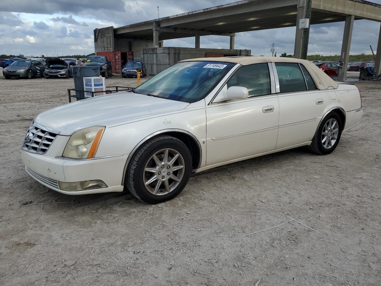 2010 CADILLAC DTS LUXURY COLLECTION 2010 image