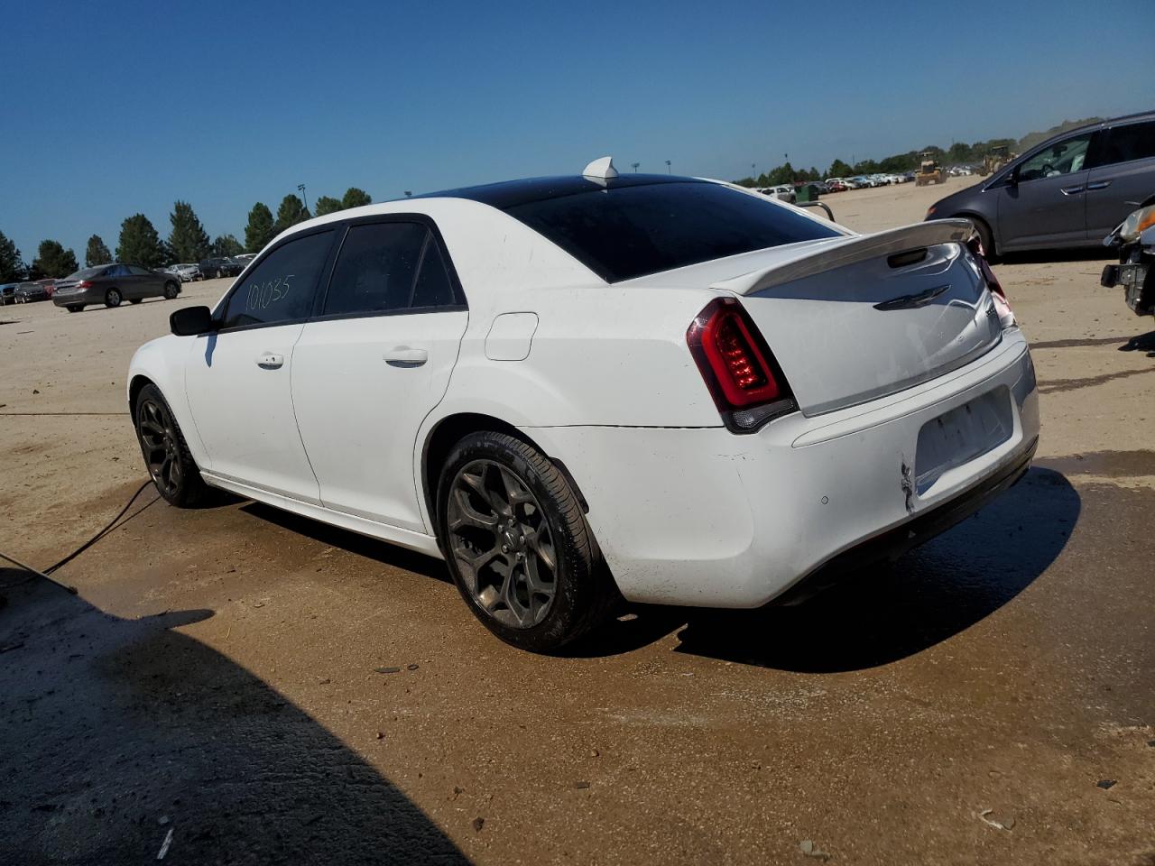 Obraz 2 z 2017 CHRYSLER 300 S 2017 z VIN 2C3CCABTXHH647003
