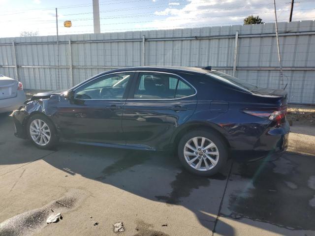 Obraz 2 z 2021 TOYOTA CAMRY LE 2021 z VIN 4T1C11BK2MU036071