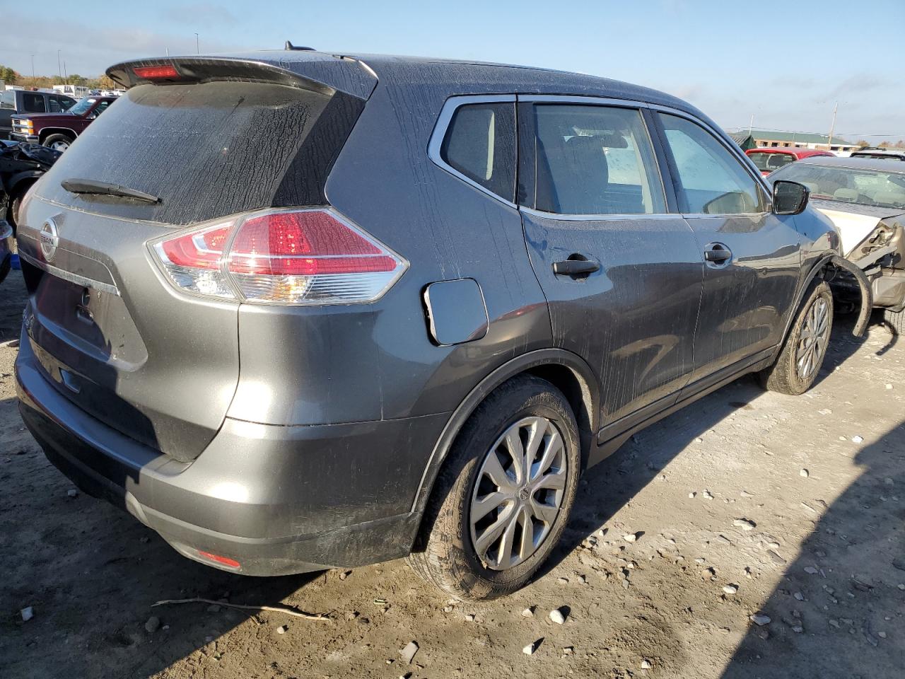 Image 3 of 2016 NISSAN ROGUE S 2016 with VIN KNMAT2MTXGP660205