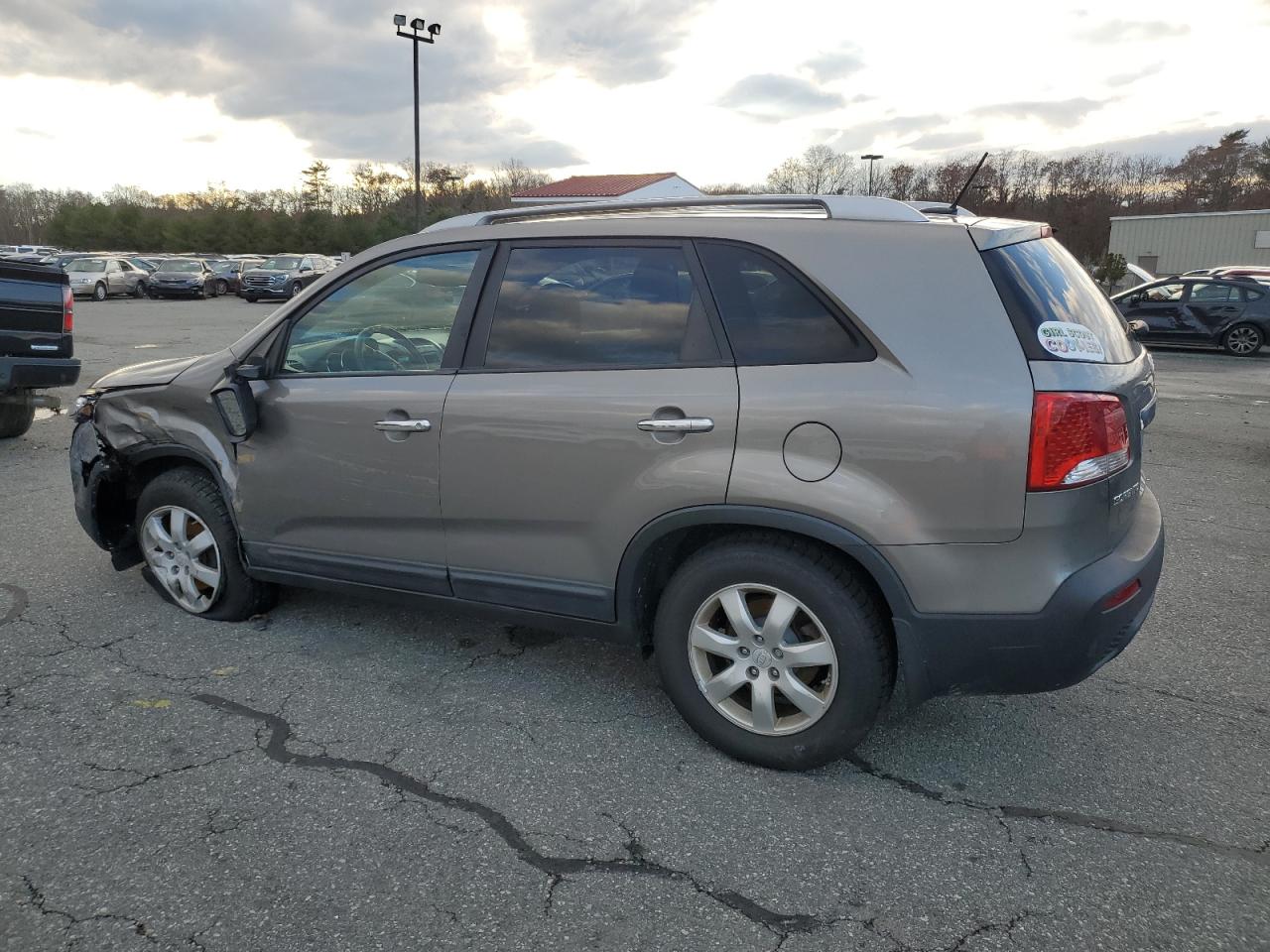 Изображение 2 2011 KIA SORENTO BASE 2011 с VIN 5XYKT3A18BG103804