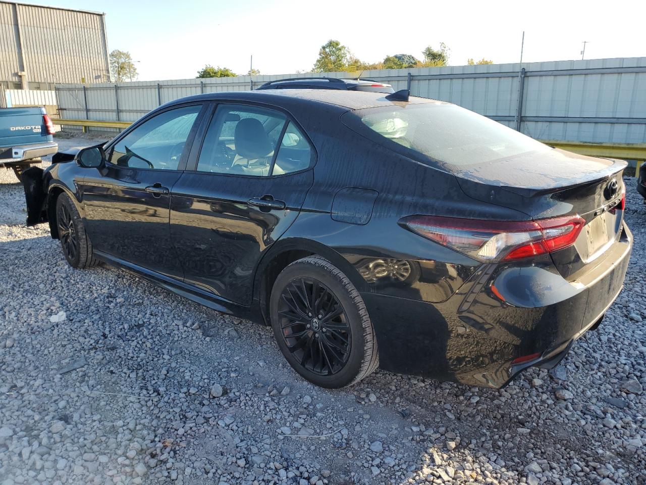 Изображение 2 2021 TOYOTA CAMRY SE 2021 с VIN 4T1G11AKXMU434616