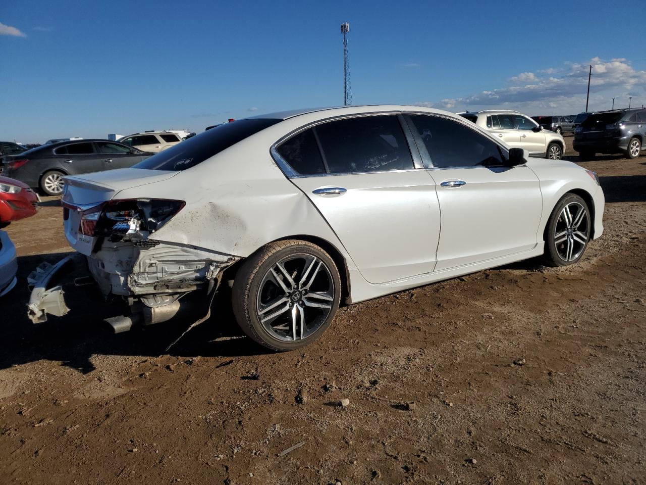 Изображение 3 2017 HONDA ACCORD SPORT 2017 с VIN 1HGCR2F56HA214791