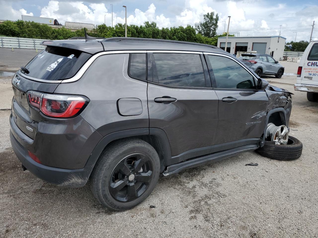 Изображение 3 2018 JEEP COMPASS LATITUDE 2018 с VIN 3C4NJCBBXJT226361