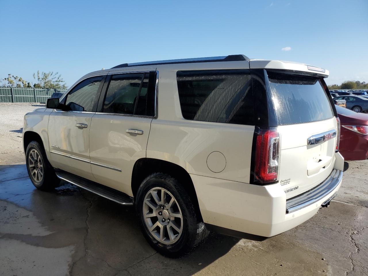 Изображение 2 2015 GMC YUKON DENALI 2015 с VIN 1GKS2CKJ0FR588310