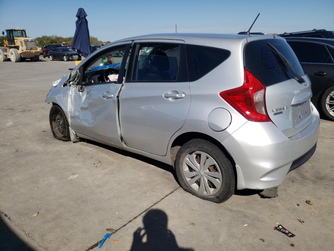 Image 2 of 2018 NISSAN VERSA NOTE S 2018 with VIN 3N1CE2CP1JL355396