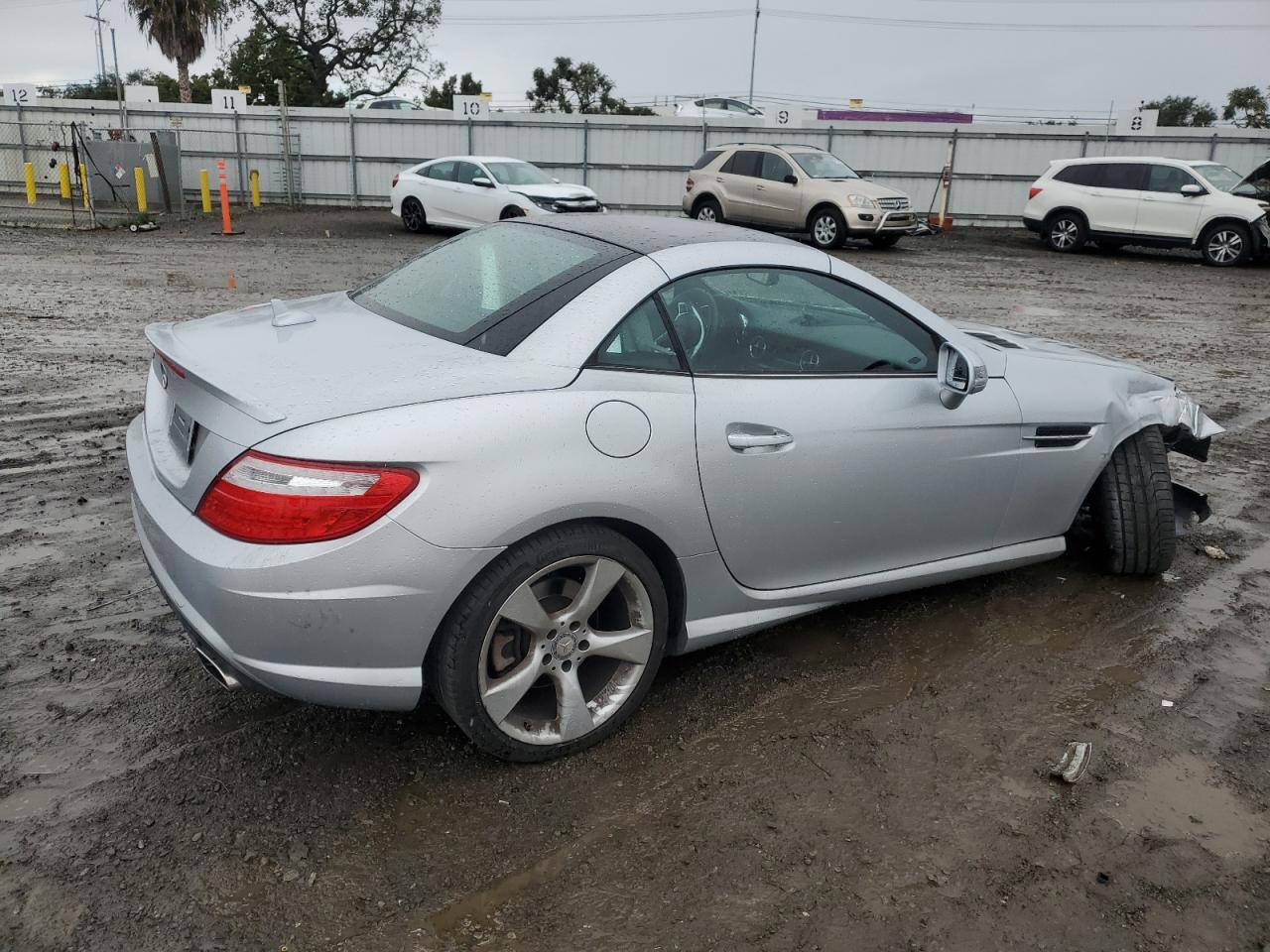 Image 3 of 2016 MERCEDES-BENZ SLK 350 2016 with VIN WDDPK5HA5GF118237
