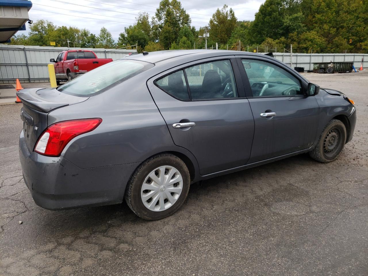 Obraz 3 z 2018 NISSAN VERSA S 2018 z VIN 3N1CN7AP2JL809526