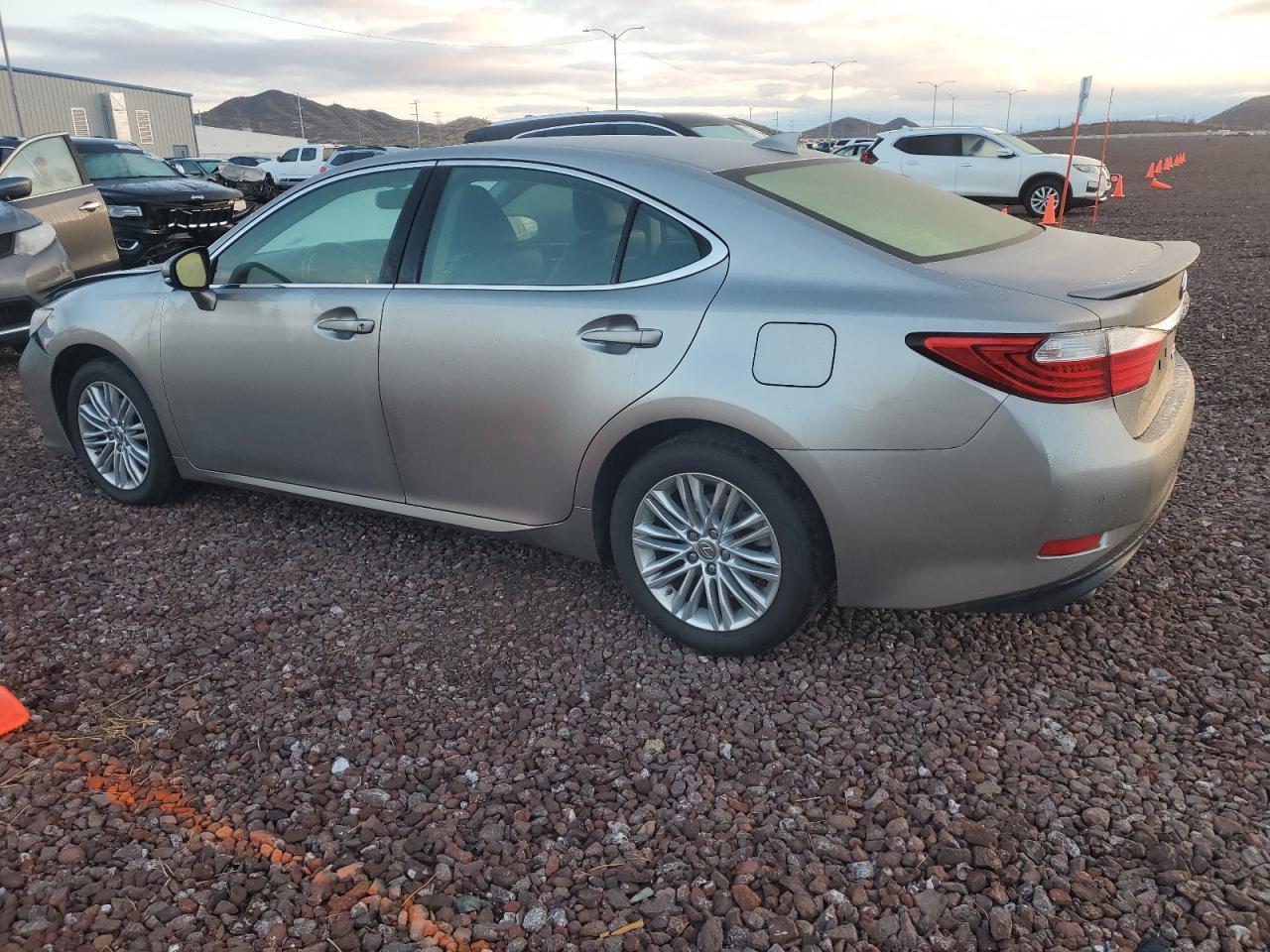 Изображение 2 2015 LEXUS ES 350 2015 с VIN JTHBK1GG6F2159080