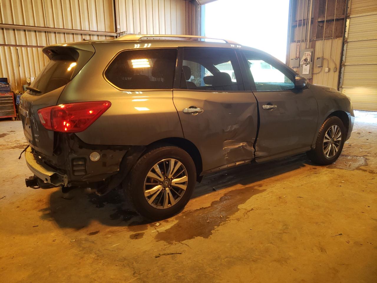 Image 3 of 2018 NISSAN PATHFINDER S 2018 with VIN 5N1DR2MMXJC660915