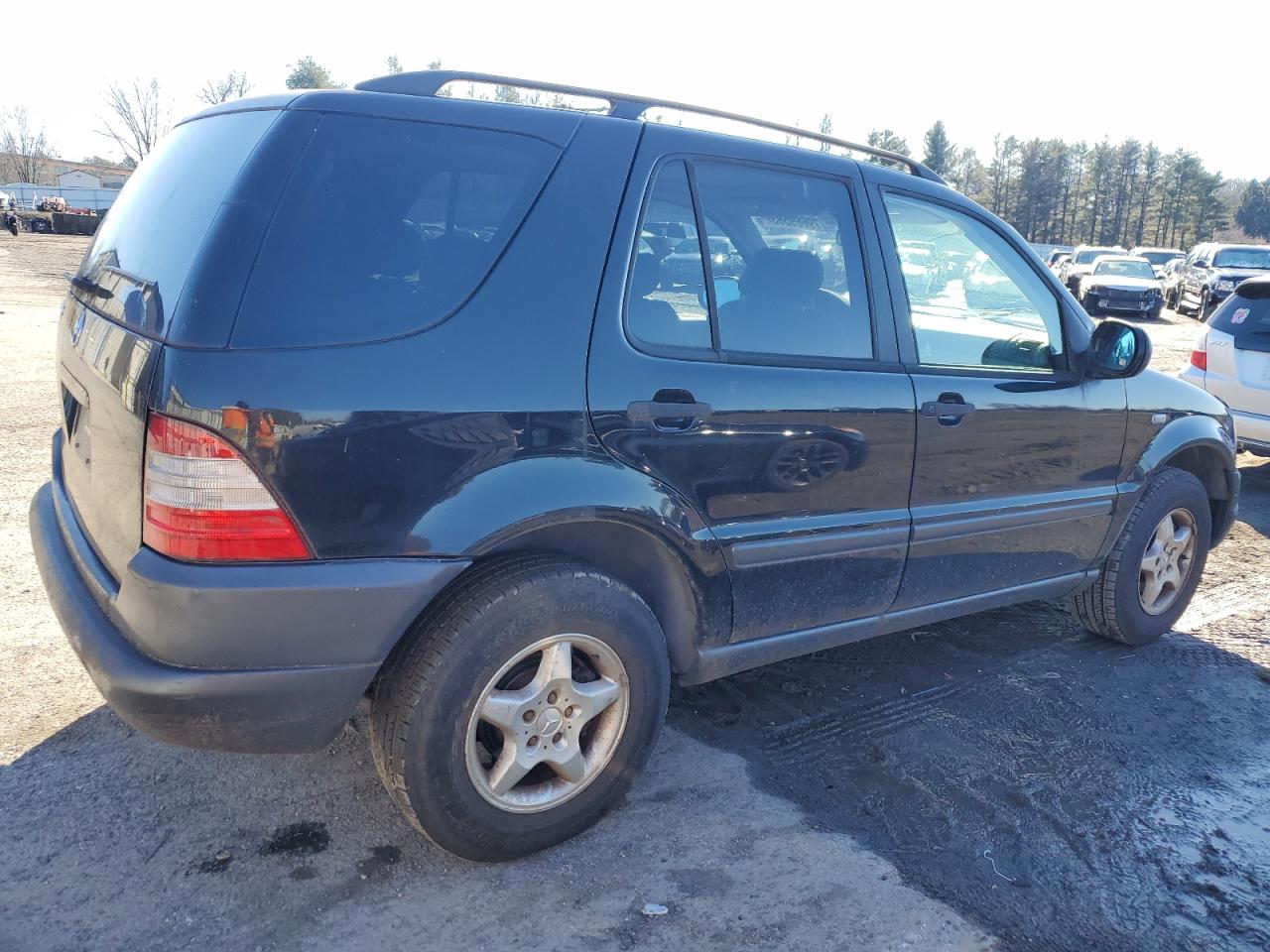 Image 3 of 1998 MERCEDES-BENZ ML 320 1998 with VIN 4JGAB54E1WA034674