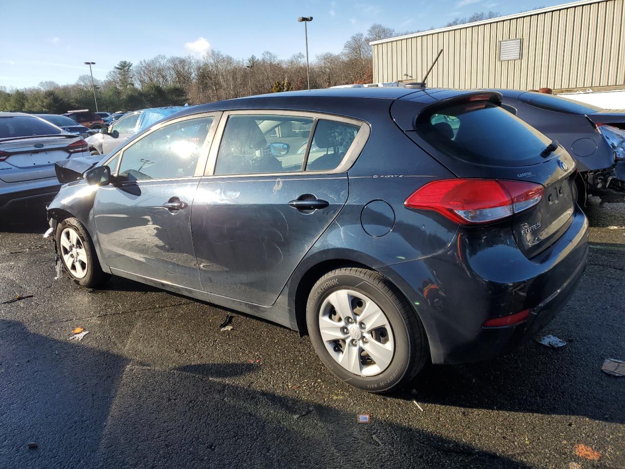 Obraz 2 z 2017 KIA FORTE LX 2017 z VIN KNAFK5A82H5693574