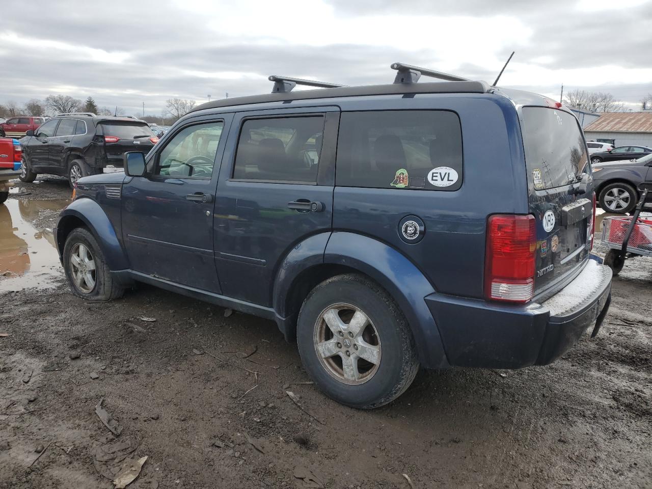 Image 2 of 2008 DODGE NITRO SXT 2008 with VIN 1D8GU28K68W104863