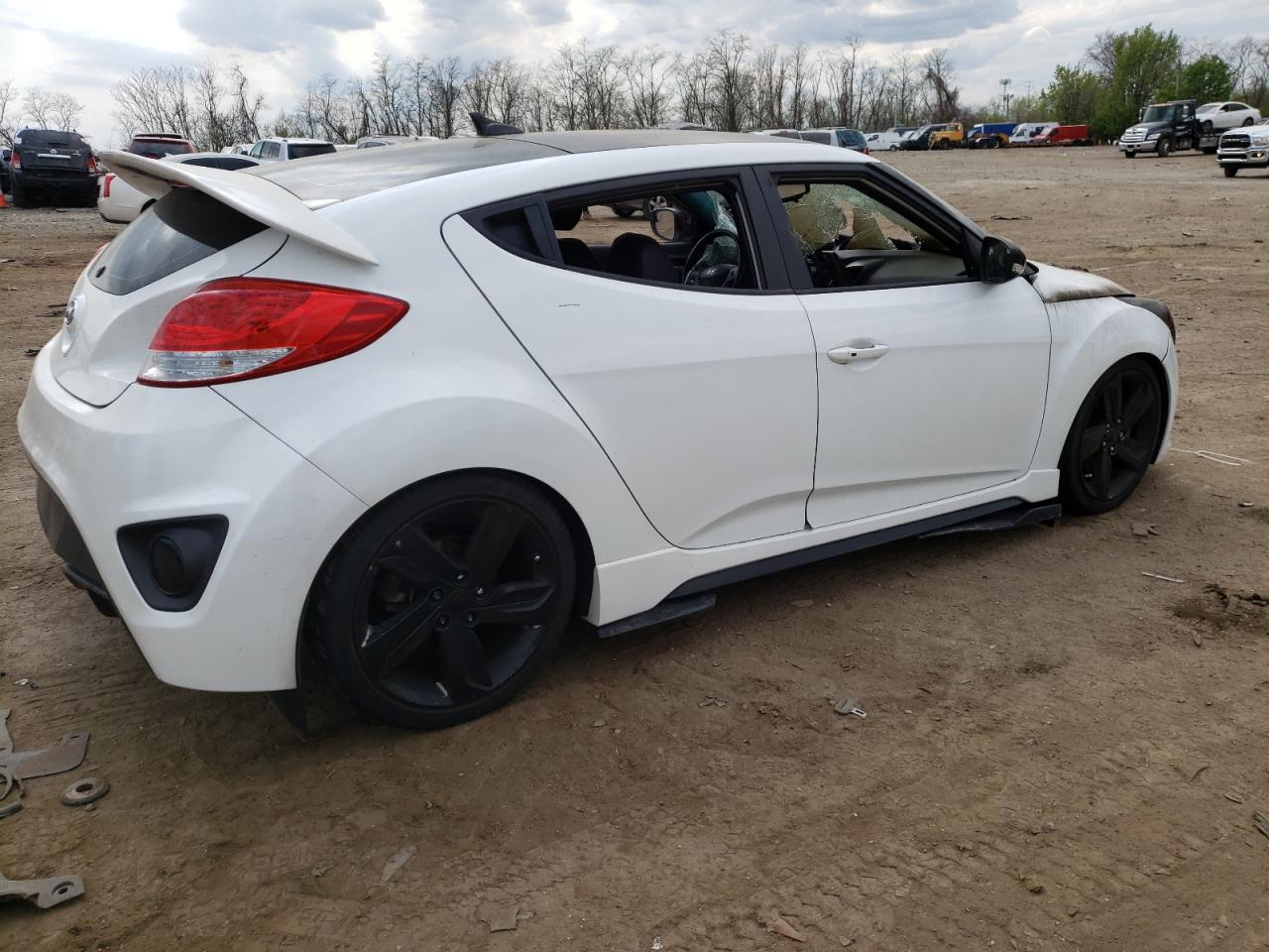 Image 3 of 2015 HYUNDAI VELOSTER TURBO 2015 with VIN KMHTC6AE5FU226937