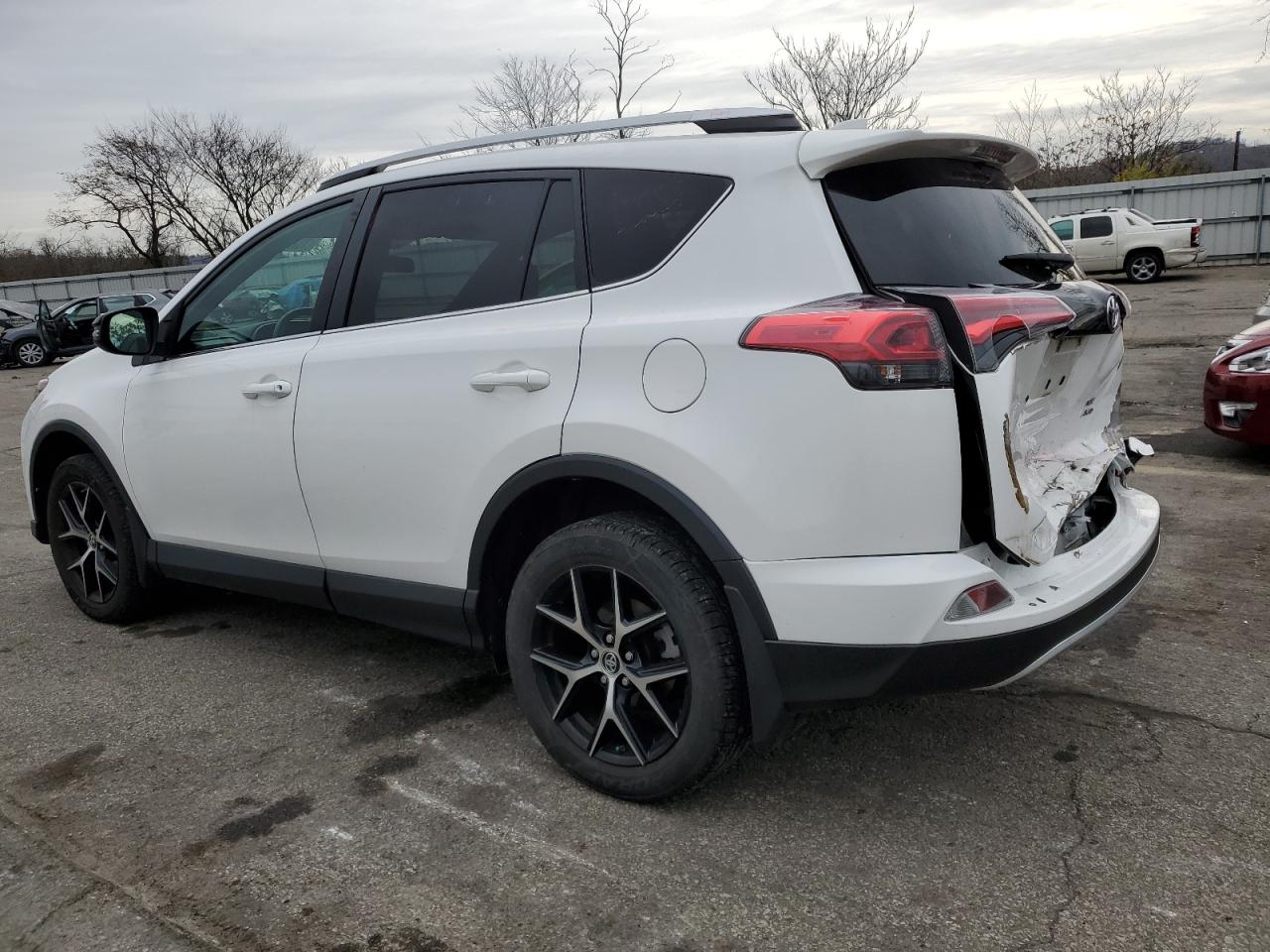 Изображение 2 2016 TOYOTA RAV4 SE 2016 с VIN 2T3JFREV0GW449552