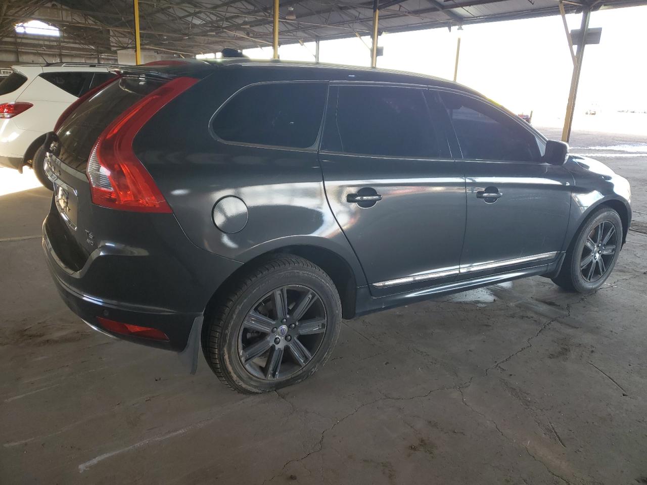 Obraz 3 z 2016 VOLVO XC60 T6 PREMIER 2016 z VIN YV449MRK2G2909520