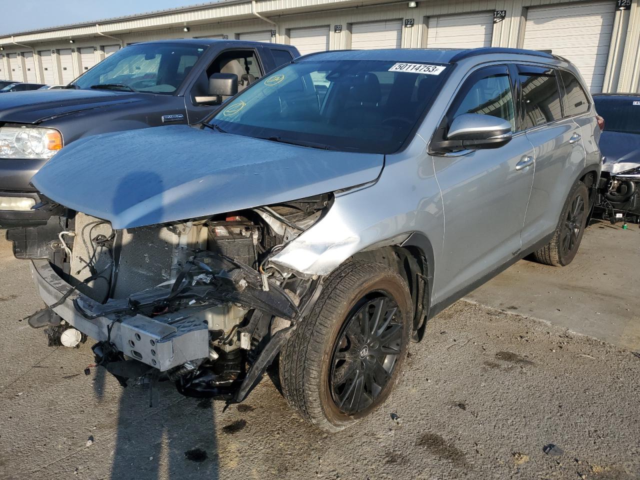 2019 TOYOTA HIGHLANDER SE 2019 image