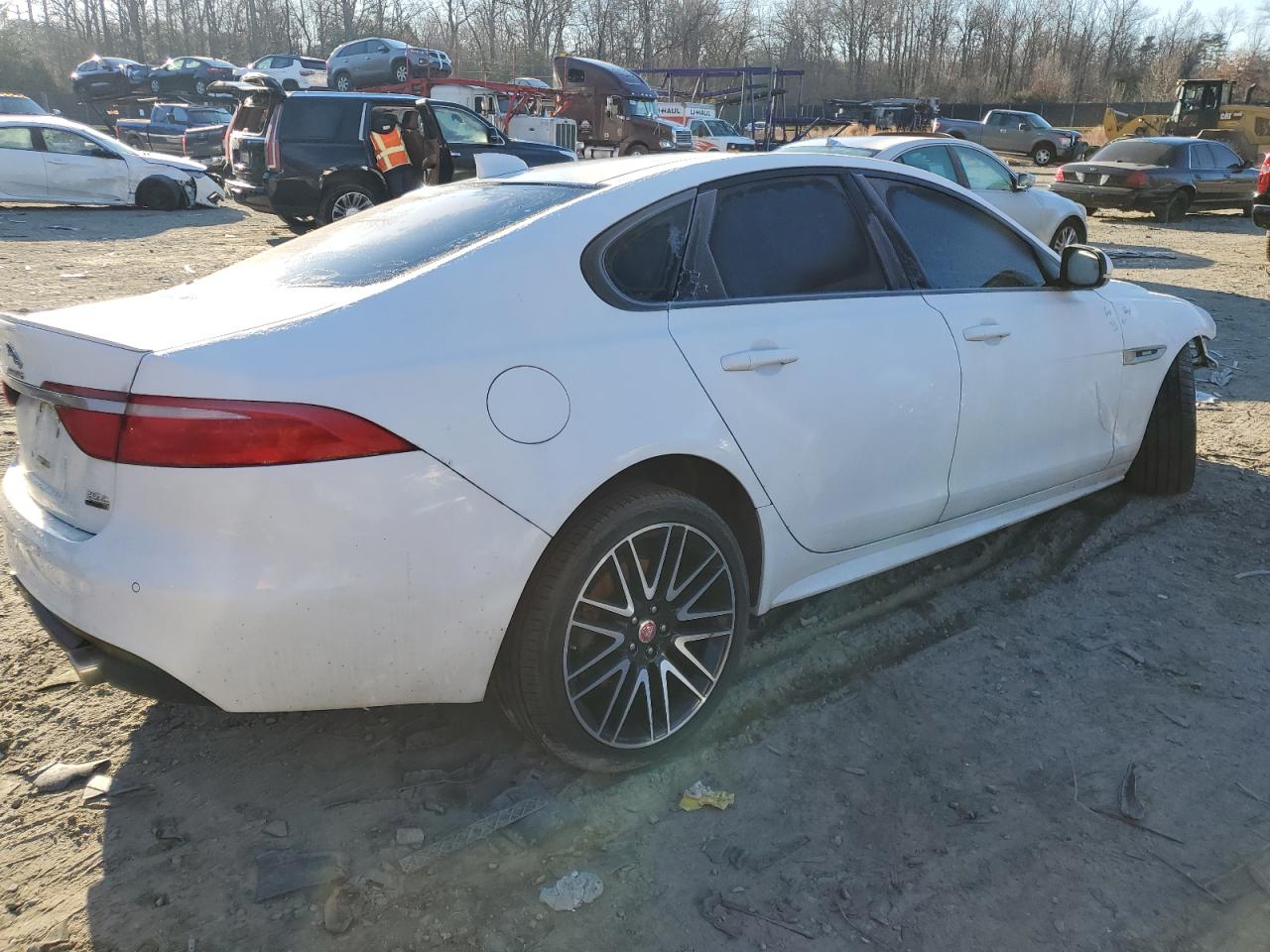 Image 3 of 2016 JAGUAR XF R - SPORT 2016 with VIN SAJBL4BV4GCY13822