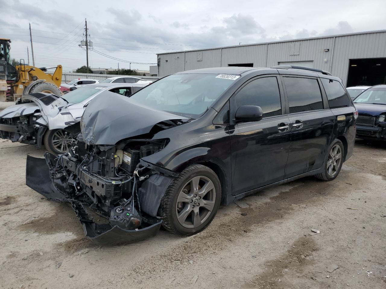 Obraz 1 z 2018 TOYOTA SIENNA SE 2018 z VIN 5TDXZ3DC5JS954428