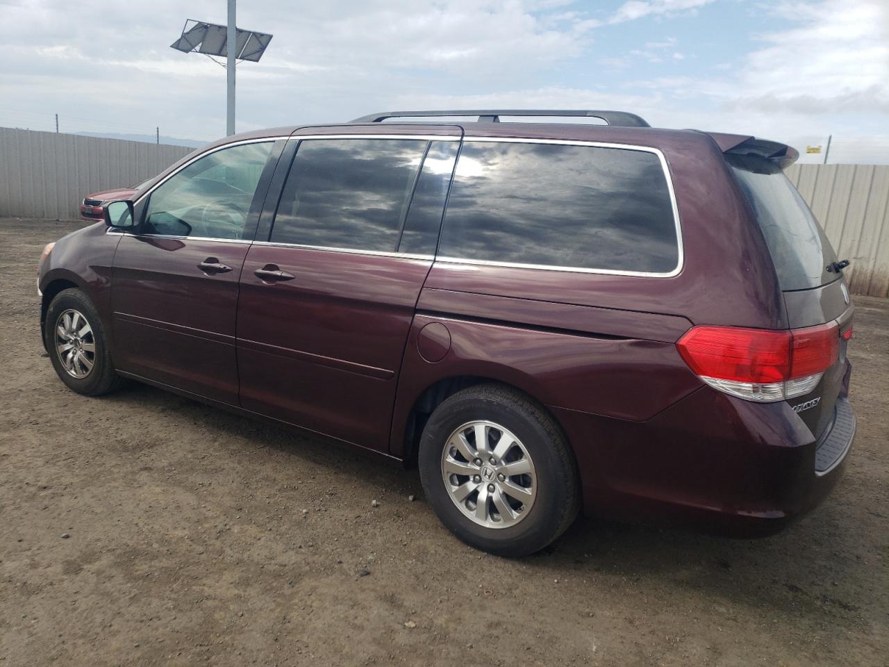 Image 2 of 2010 HONDA ODYSSEY EXL 2010 with VIN 5FNRL3H7XAB028151