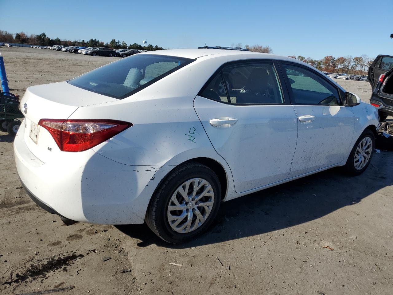 Image 3 of 2018 TOYOTA COROLLA L 2018 with VIN 2T1BURHE8JC084044