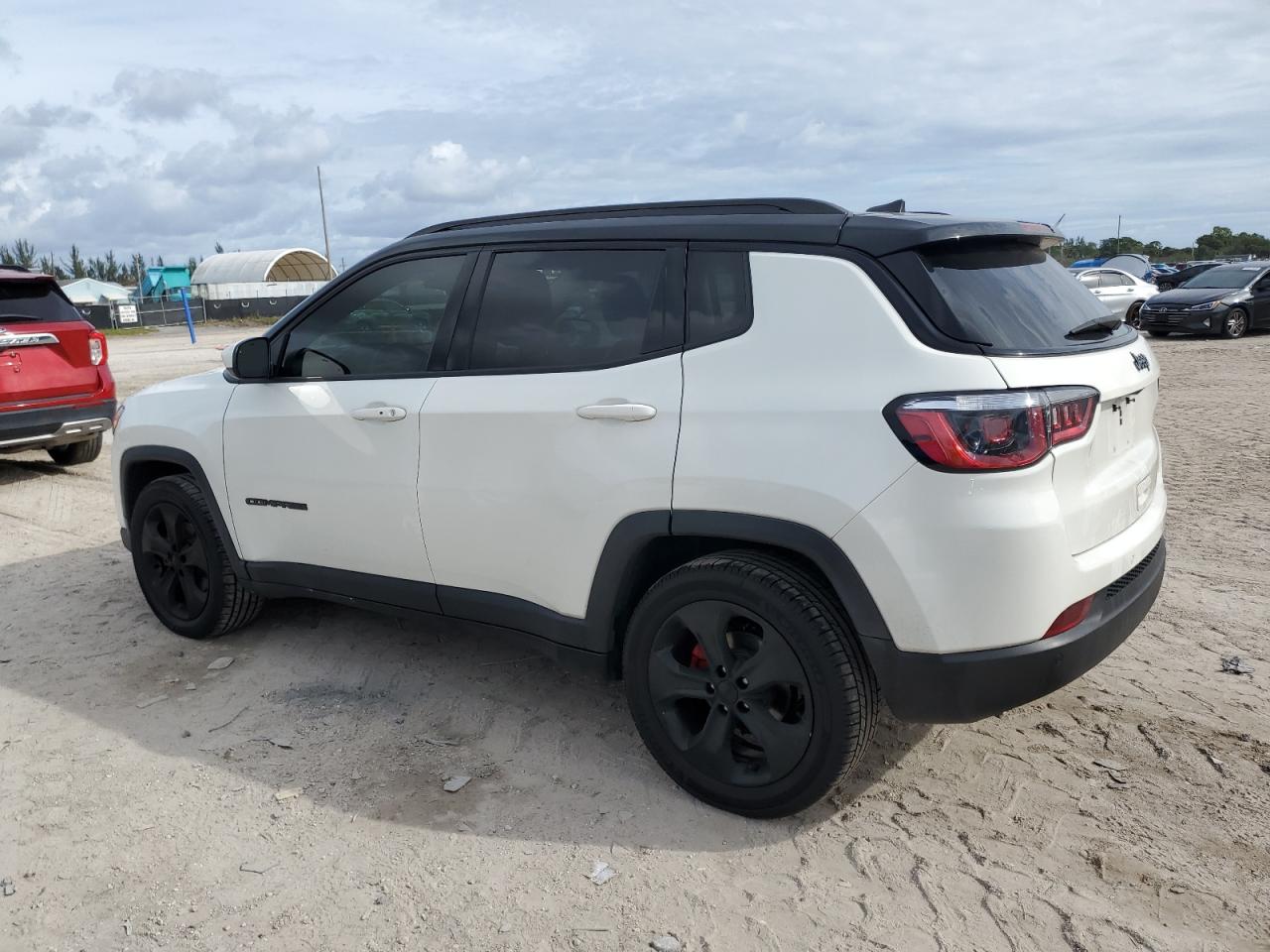 Image 2 of 2019 JEEP COMPASS LATITUDE 2019 with VIN 3C4NJCBBXKT652357