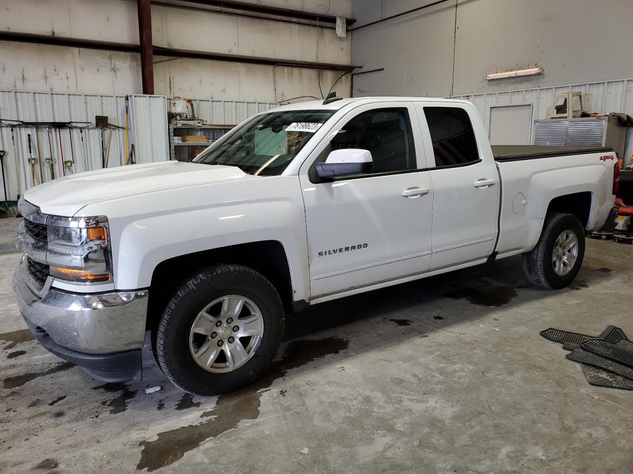 Image 1 of 2018 CHEVROLET SILVERADO K1500 LT 2018 with VIN 1GCVKRECXJZ313920