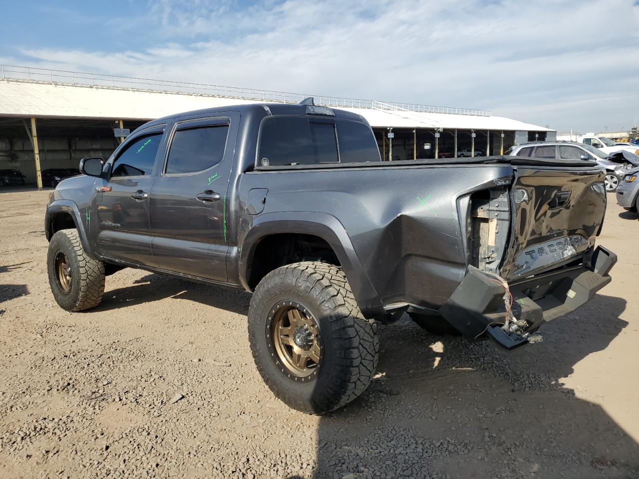 Image 2 of 2019 TOYOTA TACOMA DOUBLE CAB 2019 with VIN 3TMCZ5AN6KM199467