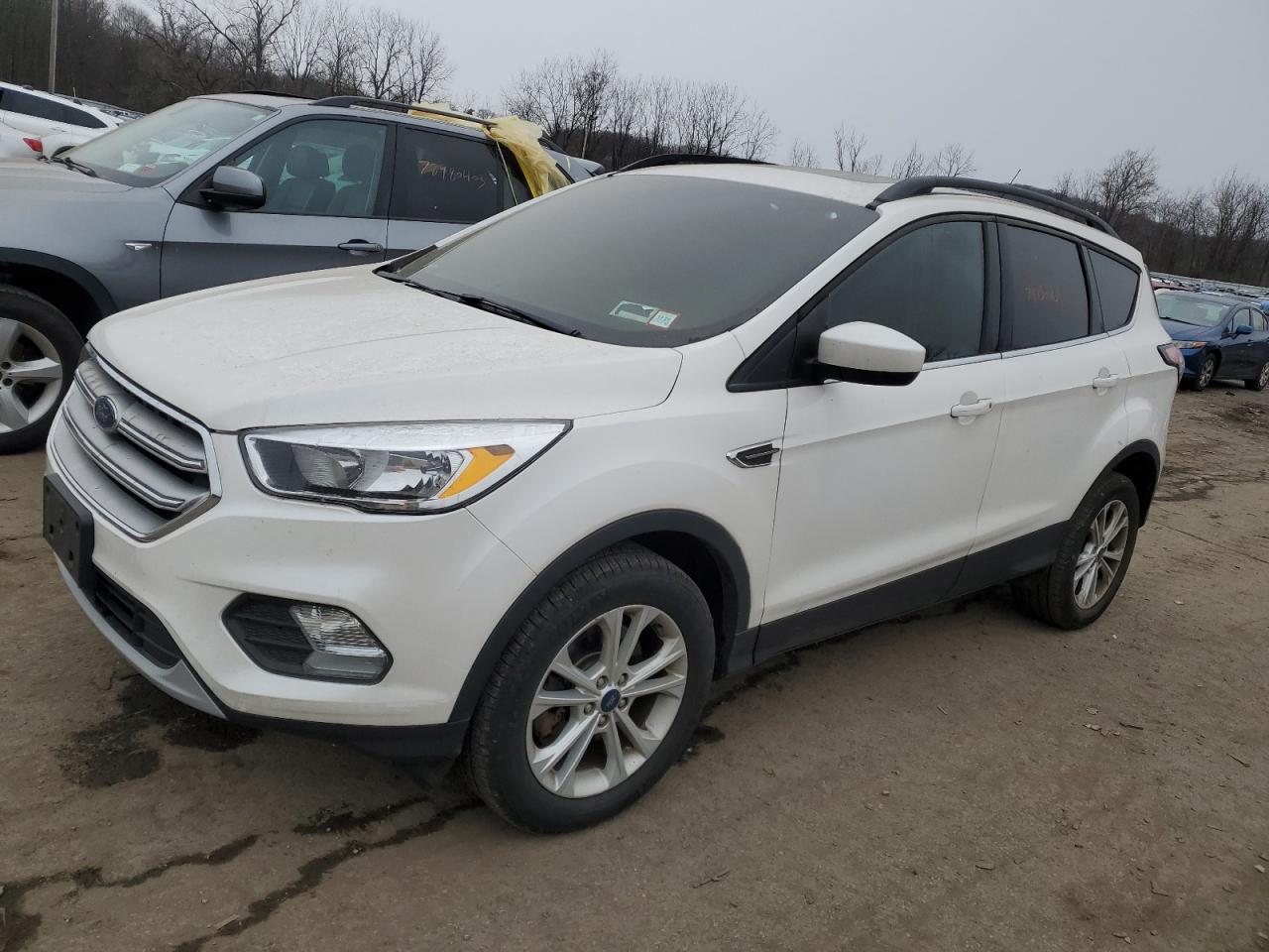 Image 1 of 2018 FORD ESCAPE SE 2018 with VIN 1FMCU9GD1JUC53896