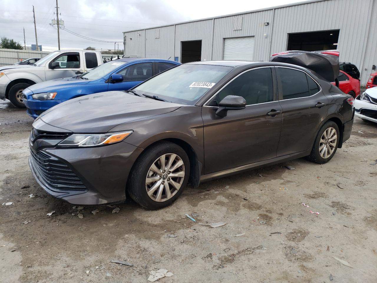 Obraz 1 z 2018 TOYOTA CAMRY L 2018 z VIN 4T1B11HK6JU503734