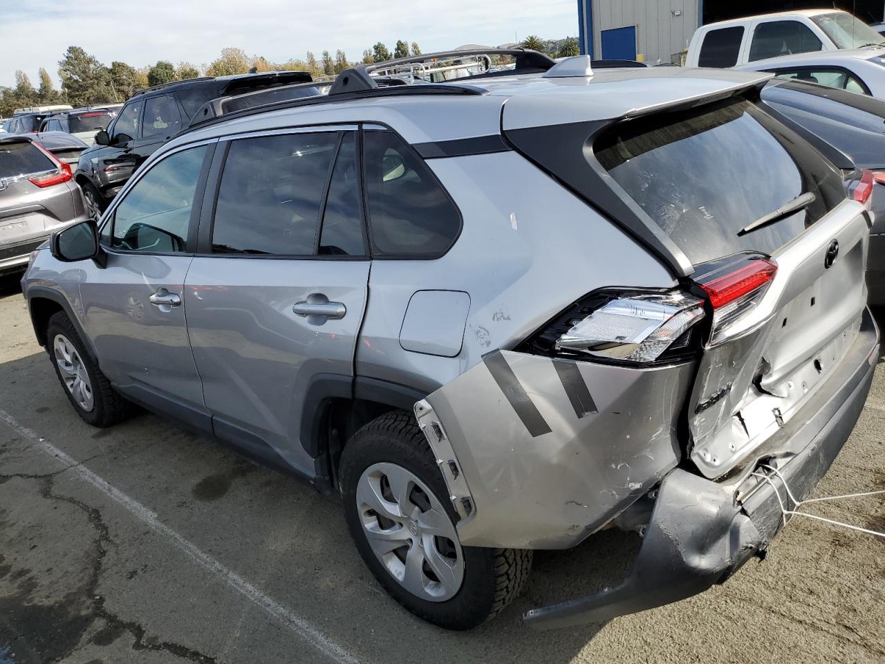 Obraz 2 z 2019 TOYOTA RAV4 LE 2019 z VIN JTMH1RFV8KJ007458