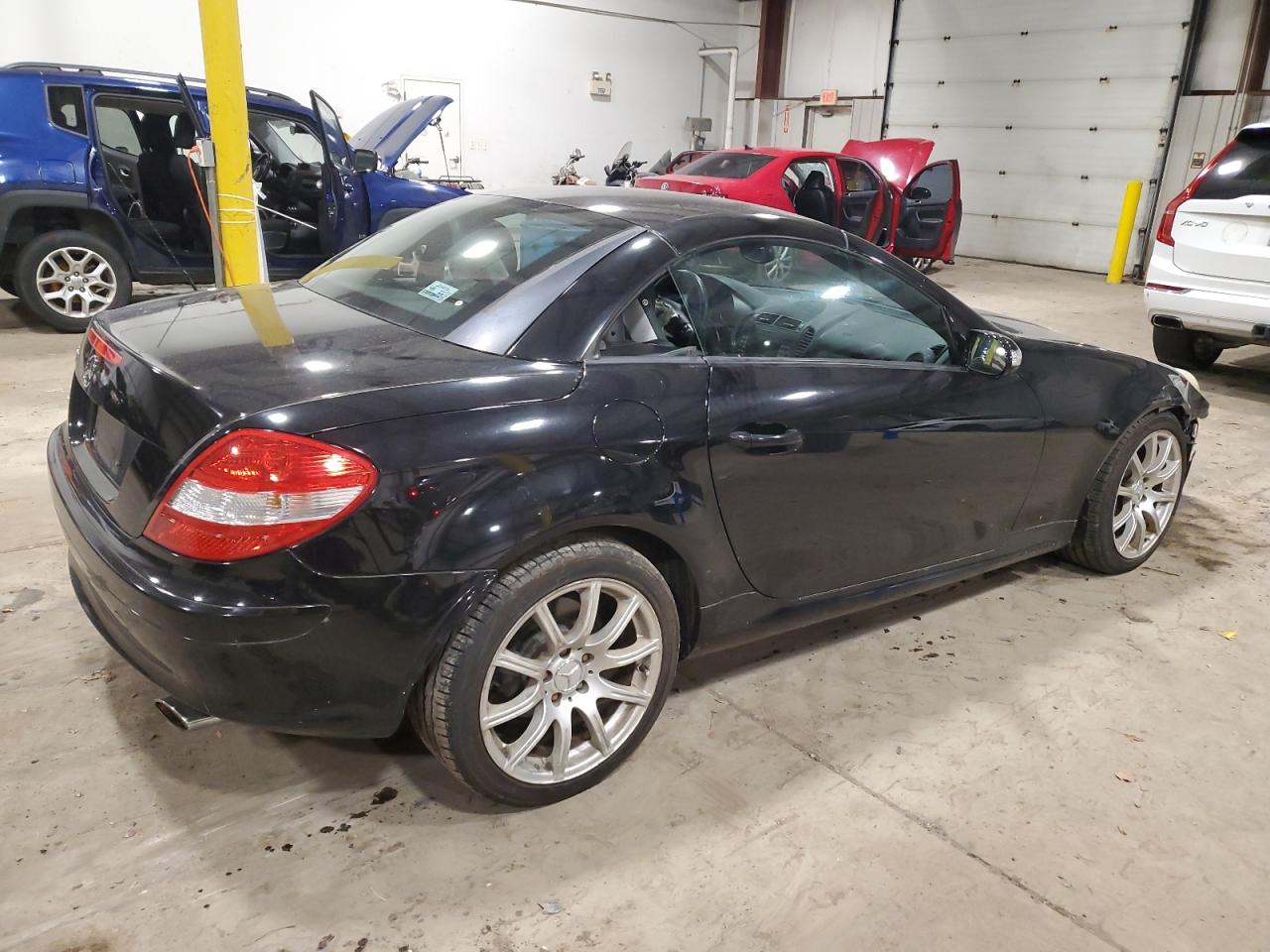 Image 3 of 2005 MERCEDES-BENZ SLK 350 2005 with VIN WDBWK56F15F049708