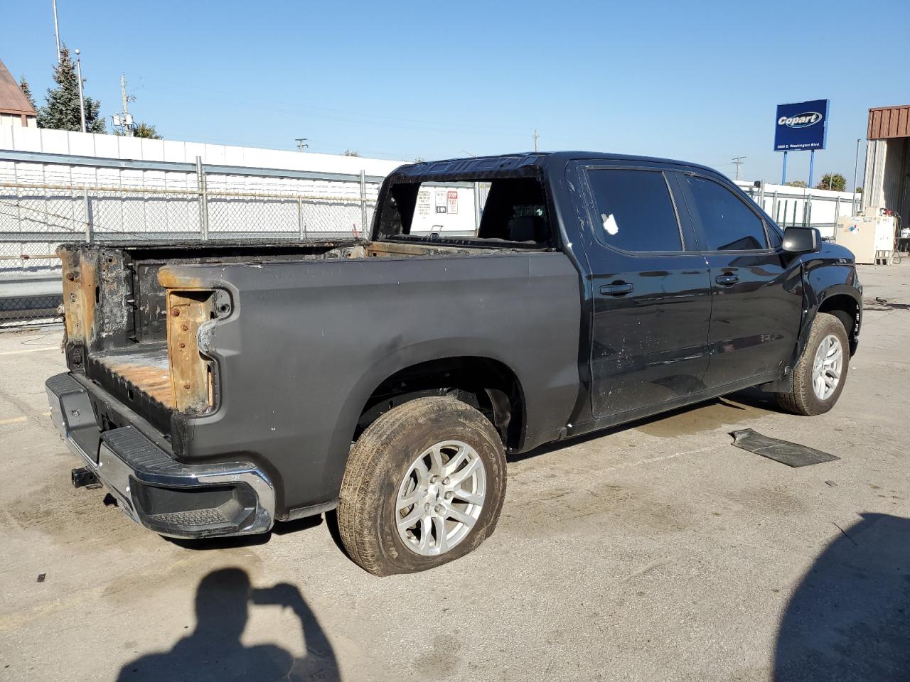 Изображение 3 2021 CHEVROLET SILVERADO K1500 RST 2021 с VIN 3GCUYEET8MG340606