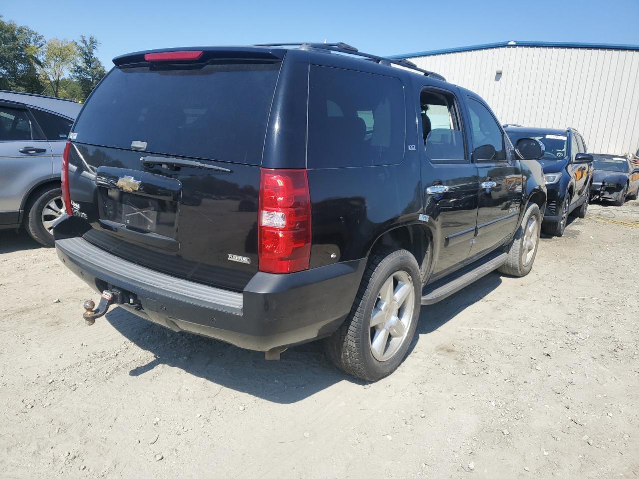 Image 3 of 2008 CHEVROLET TAHOE C1500 2008 with VIN 1GNFC13038R117671