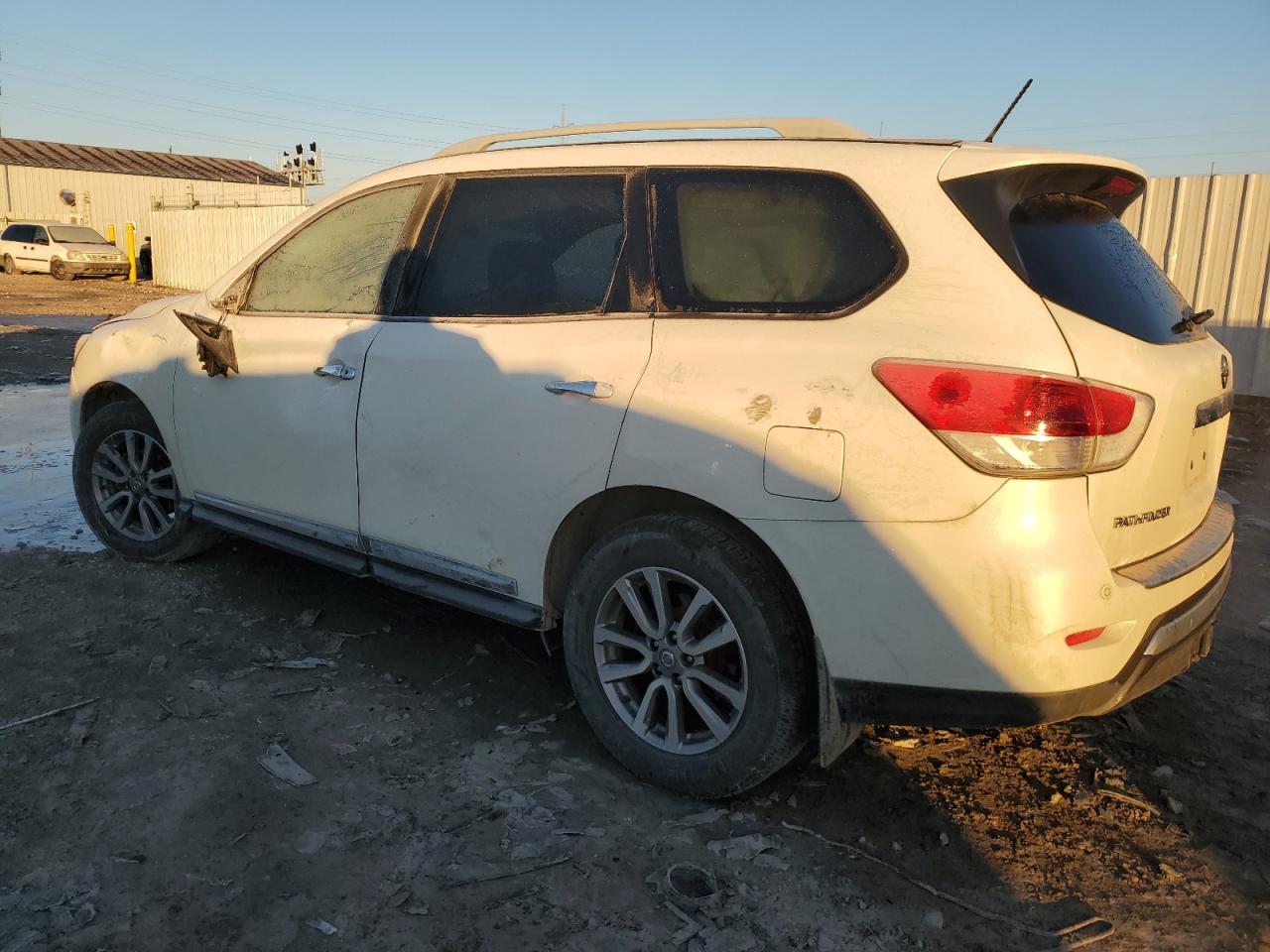 Image 2 of 2015 NISSAN PATHFINDER S 2015 with VIN 5N1AR2MM5FC707844