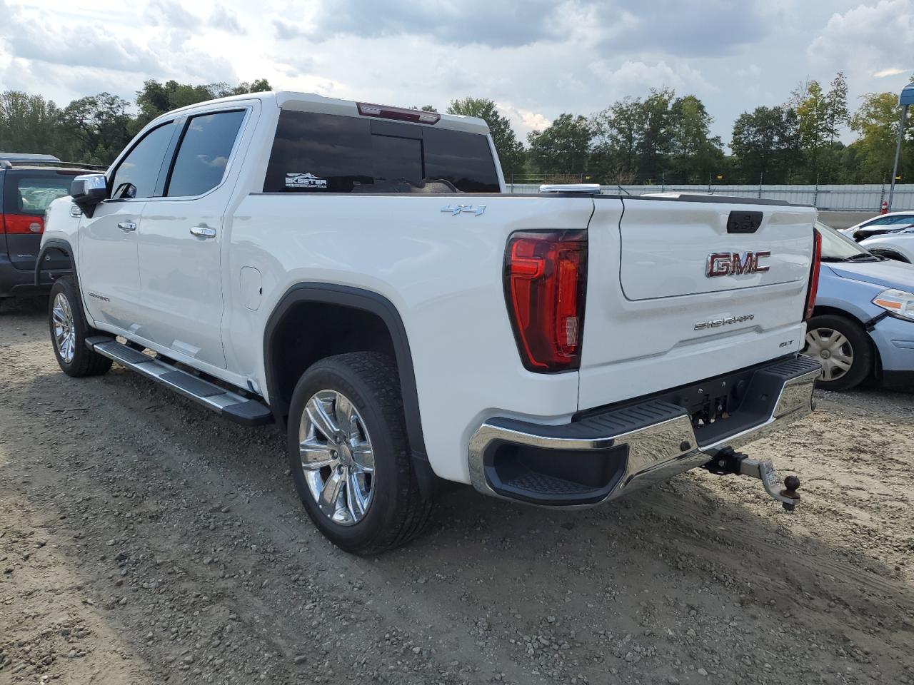 Изображение 2 2021 GMC SIERRA K1500 SLT 2021 с VIN 1GTU9DED6MZ108585