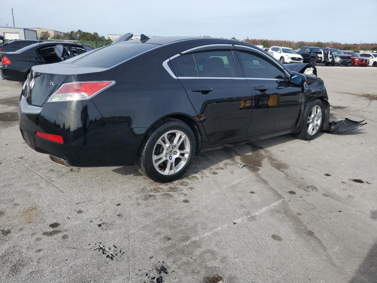 Изображение 3 2010 ACURA TL  2010 с VIN 19UUA8F20AA001457