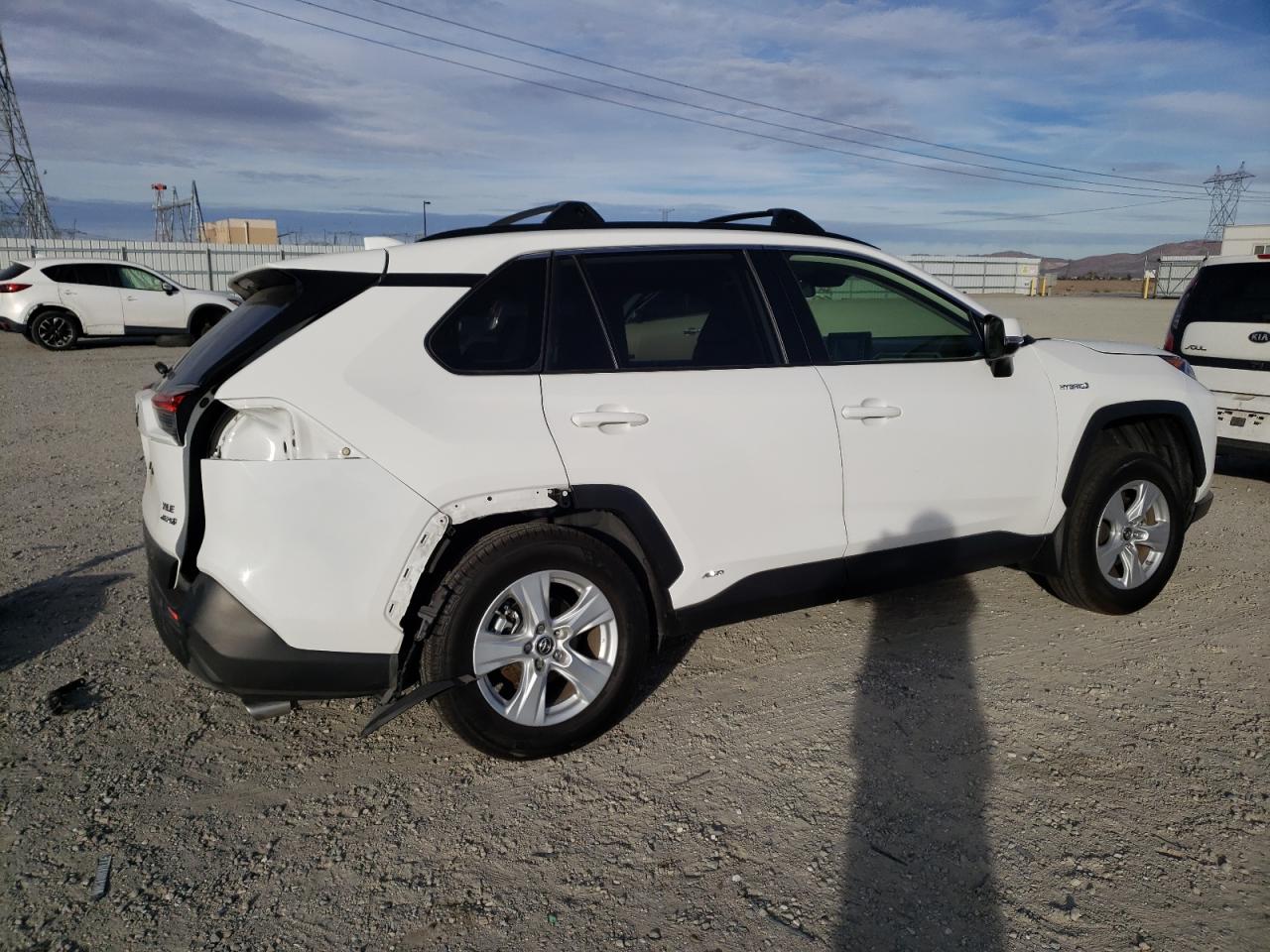 Obraz 3 z 2019 TOYOTA RAV4 XLE 2019 z VIN JTMRWRFV2KD019528