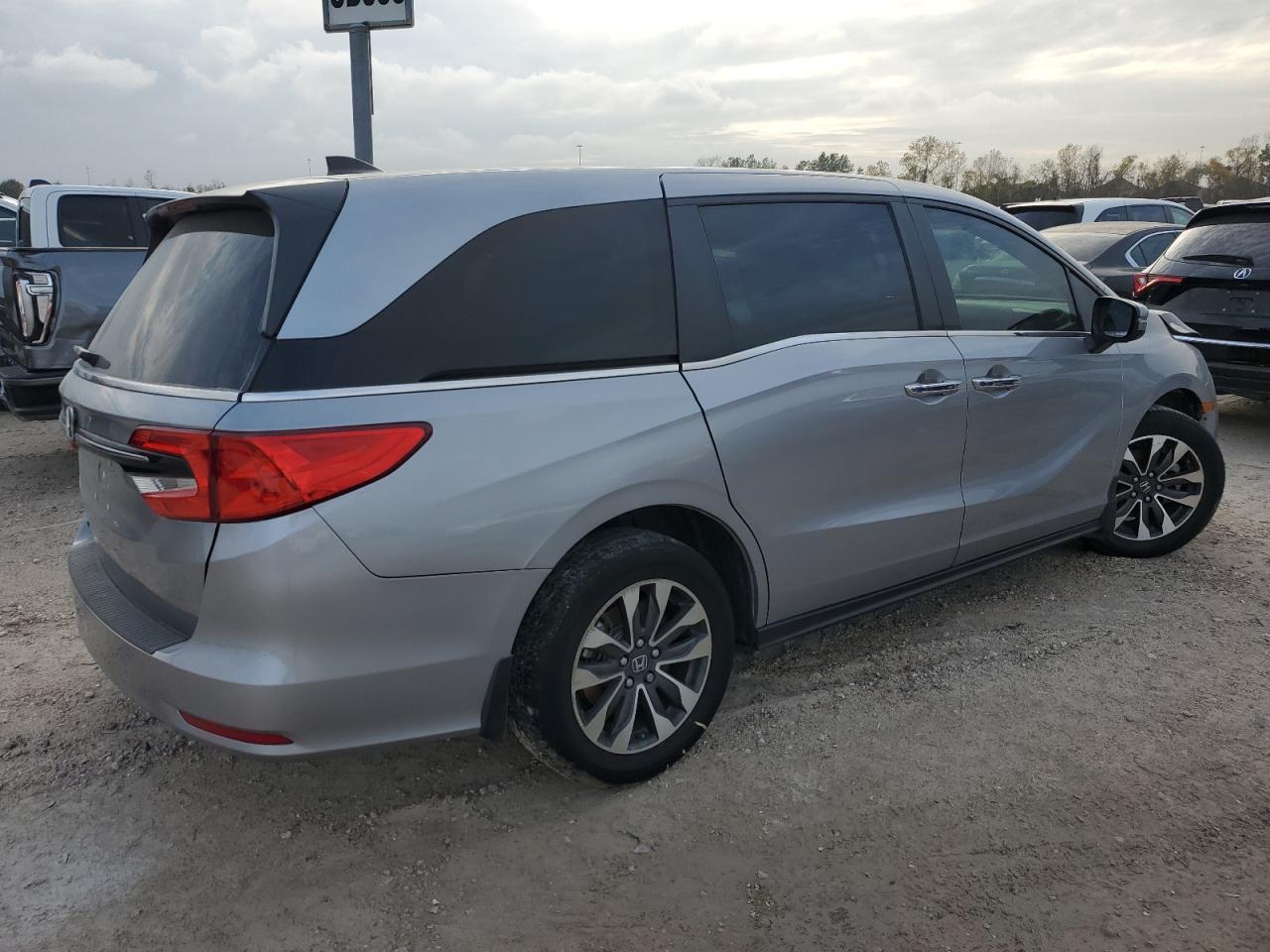Изображение 3 2021 HONDA ODYSSEY EXL 2021 с VIN 5FNRL6H79MB009533