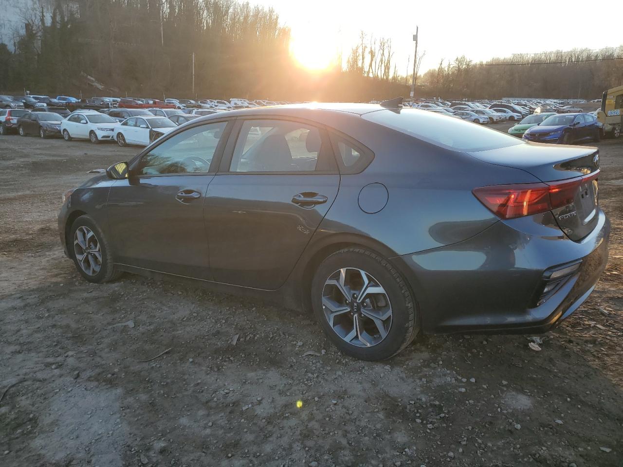 Изображение 2 2019 KIA FORTE FE 2019 с VIN 3KPF24AD3KE125162