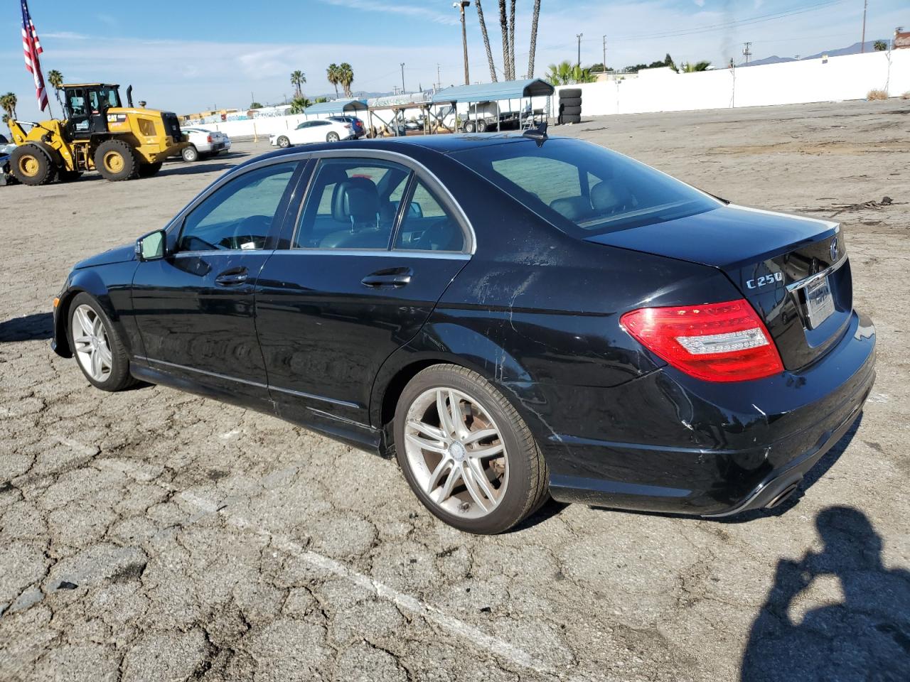 Obraz 2 z 2014 MERCEDES-BENZ C 250 2014 z VIN WDDGF4HB6EG255931