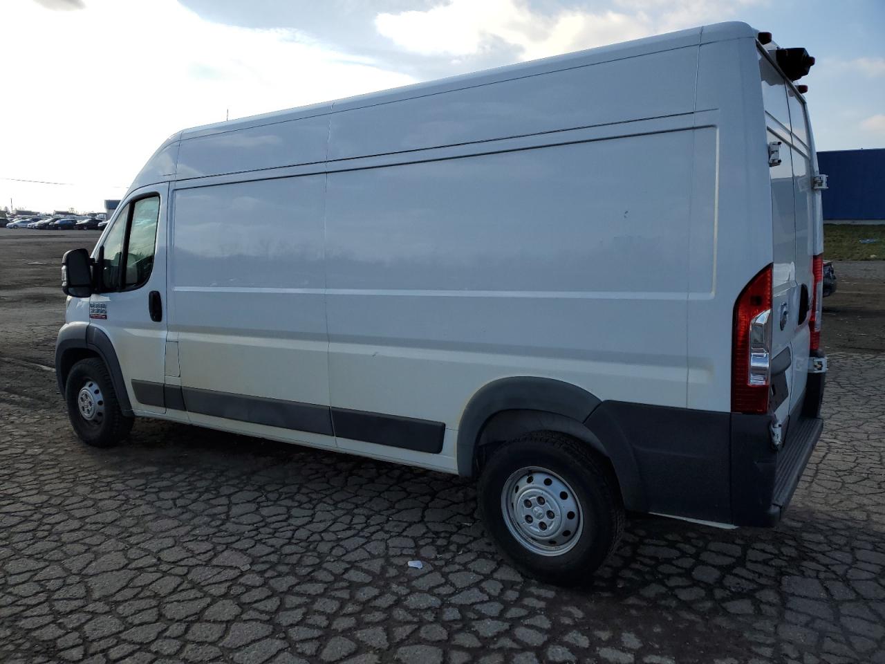 Obraz 2 z 2018 RAM PROMASTER 3500 3500 HIGH 2018 z VIN 3C6URVHG3JE140632