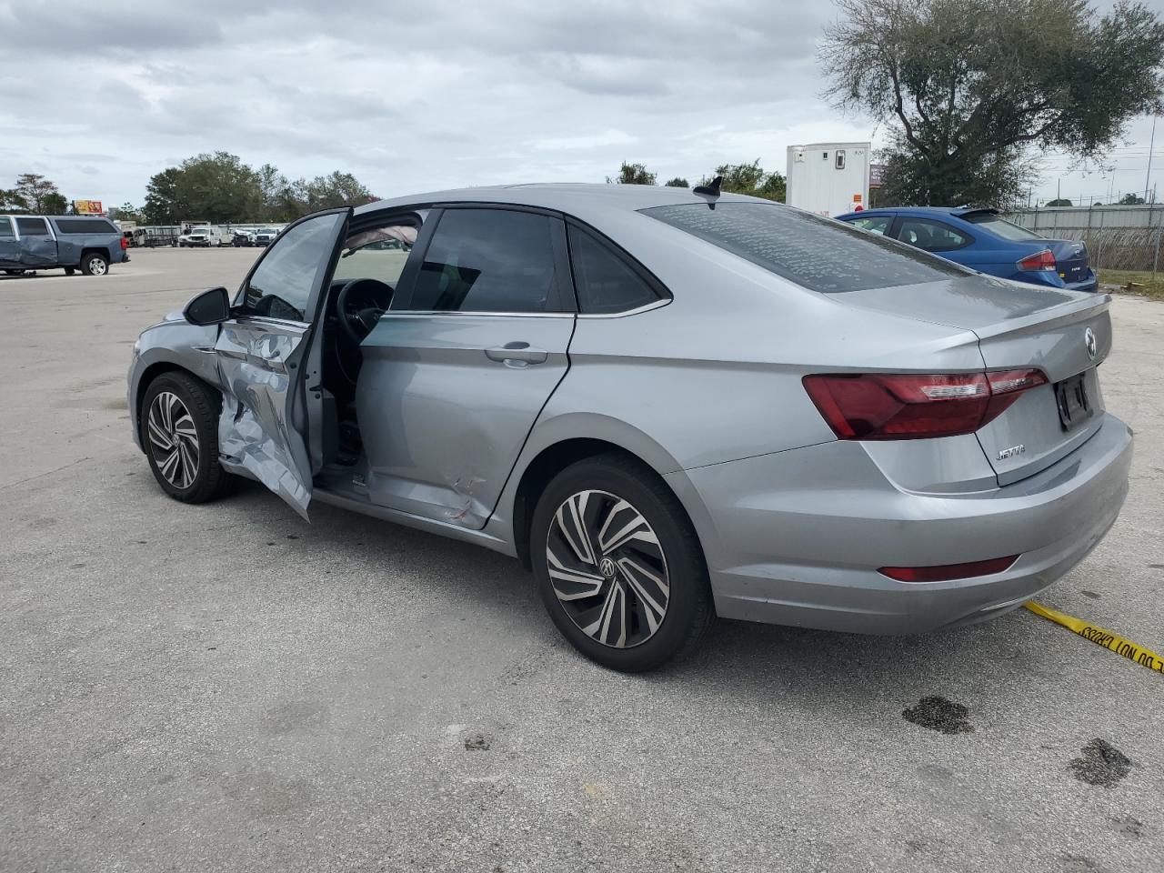 Изображение 2 2021 VOLKSWAGEN JETTA SEL 2021 с VIN 3VWE57BU9MM011322