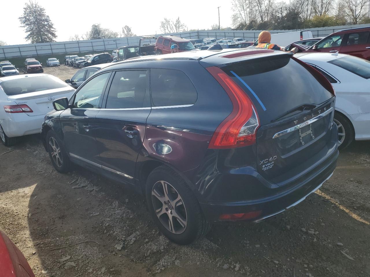 Image 2 of 2015 VOLVO XC60 T6 PREMIER 2015 with VIN YV4902RK1F2670416