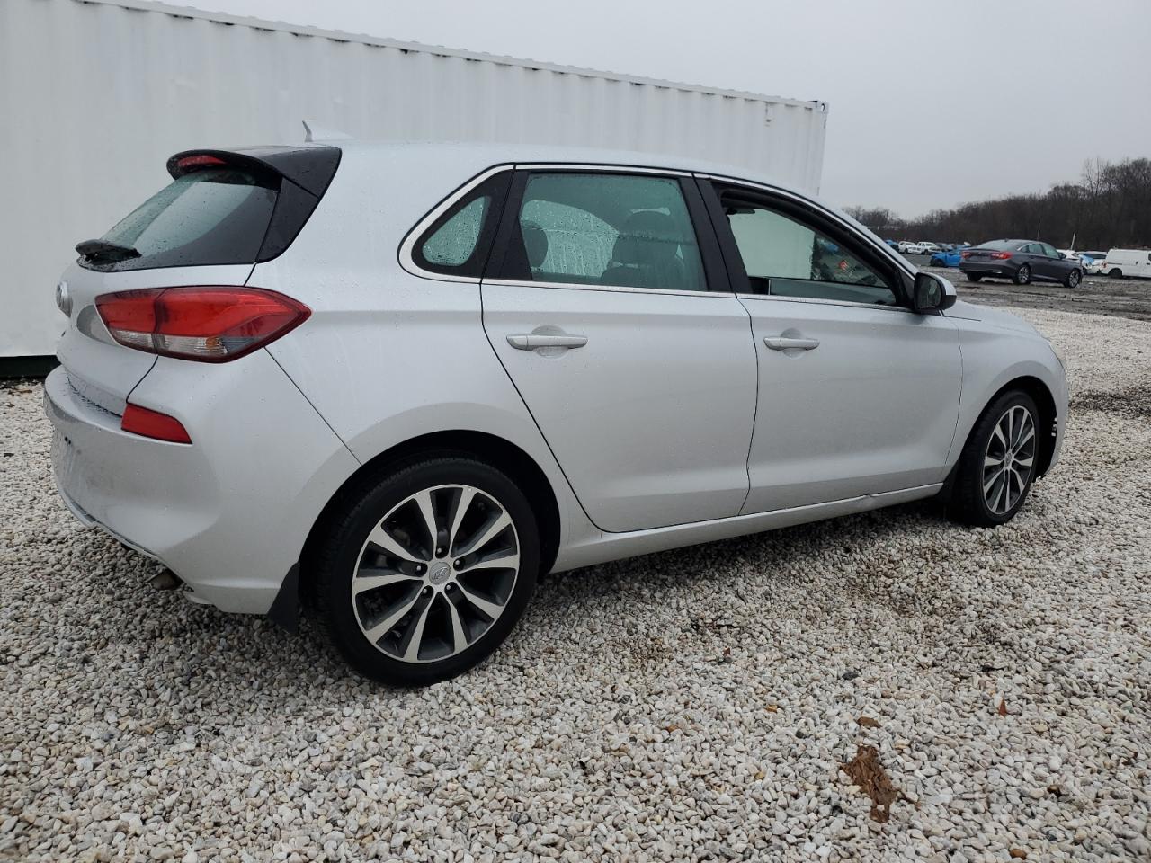Изображение 3 2018 HYUNDAI ELANTRA GT  2018 с VIN KMHH35LE3JU012602