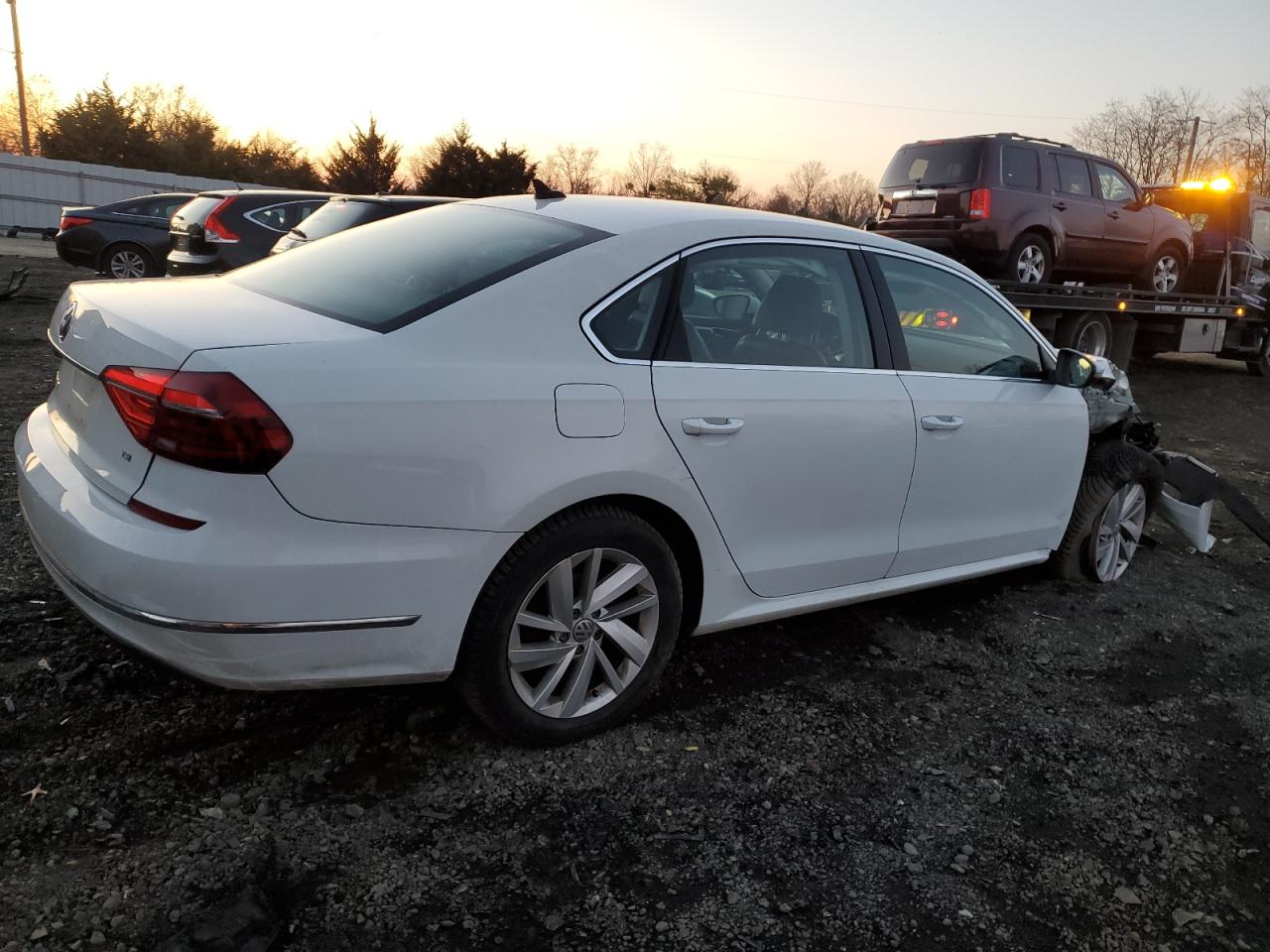 Obraz 3 z 2018 VOLKSWAGEN PASSAT SE 2018 z VIN 1VWBA7A32JC004295
